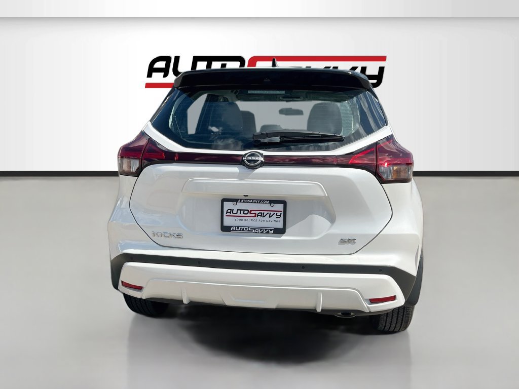 Used 2024 Nissan Kicks SR w/ SR Premium Package FWD image 6