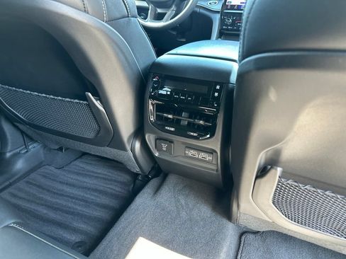 Used 2025 Jeep Grand Cherokee L Limited AWD/4WD image 22