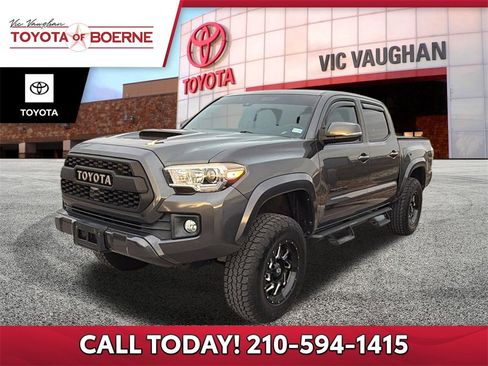 Used 2018 Toyota Tacoma TRD Sport image 1