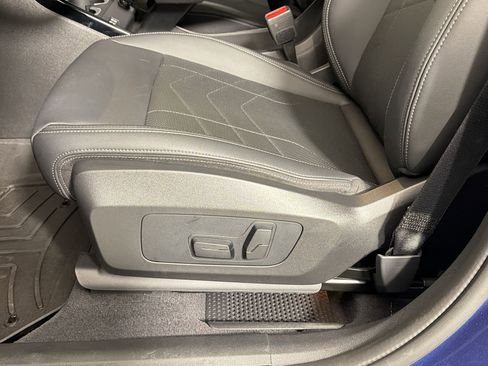 Used 2025 BMW X1 xDrive28i w/ Premium Package image 12