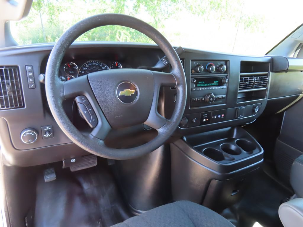 Used 2025 Chevrolet Express 2500 w/ Driver Convenience Package RWD image 4