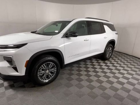 New 2026 Chevrolet Traverse LT image 4