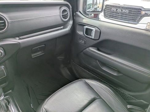 Used 2020 Jeep Gladiator Overland image 15