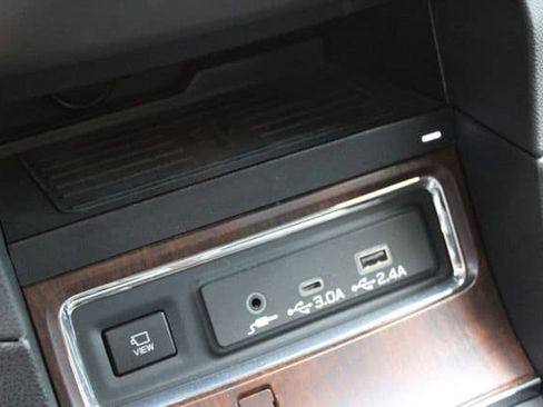 Used 2023 Subaru Ascent Touring image 29