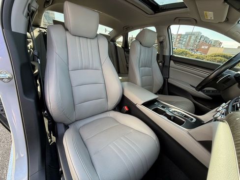 Used 2020 Honda Accord Touring image 14