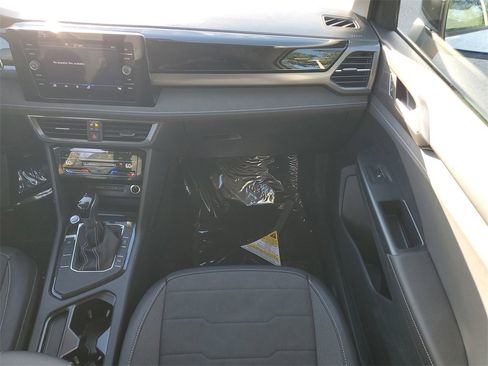 New 2026 Volkswagen Taos SE image 14