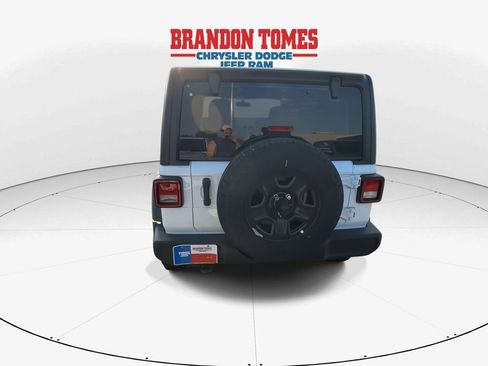 Used 2022 Jeep Wrangler Sport AWD/4WD image 8