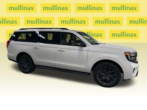 New 2026 Ford Expedition Max Platinum image 2