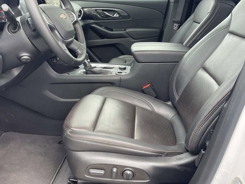 Used 2023 Chevrolet Traverse High Country image 22