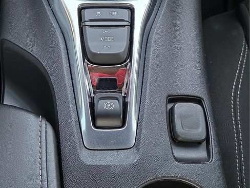 Used 2018 Chevrolet Camaro LT image 17