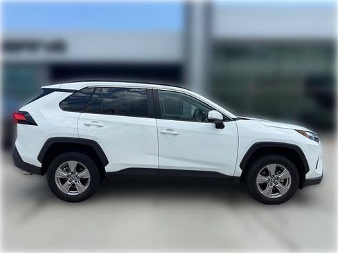 Used 2025 Toyota RAV4 XLE FWD image 8