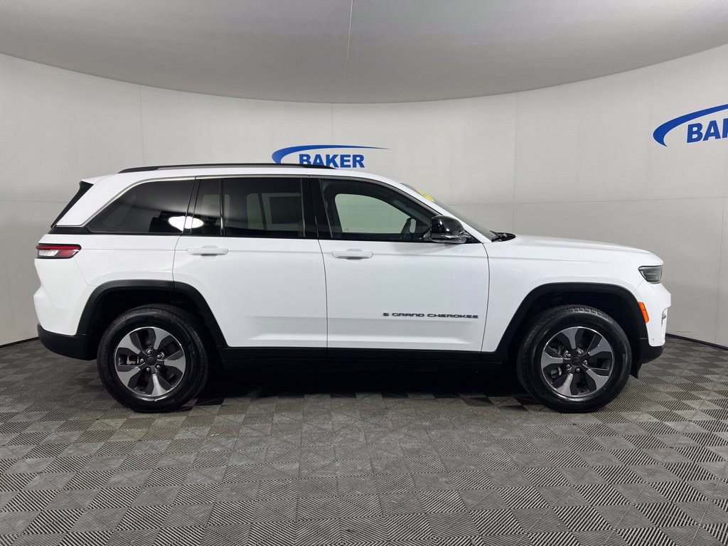 Used 2022 Jeep Grand Cherokee Limited 4xe w/ Luxury Tech Group II AWD/4WD image 7