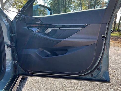 Certified 2025 BMW 530i image 23