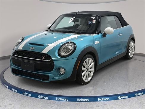 Used 2019 MINI Cooper S image 1