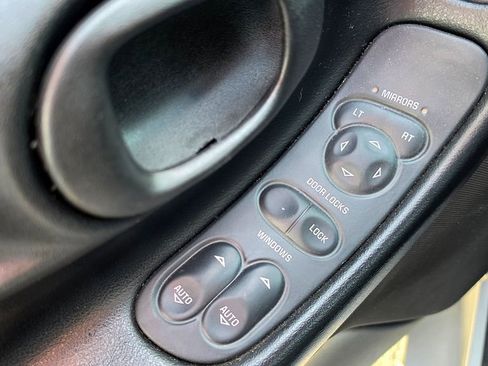 Used 2000 Chevrolet Corvette Convertible RWD image 13