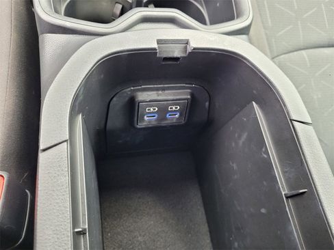 Used 2022 Toyota RAV4 XLE image 10