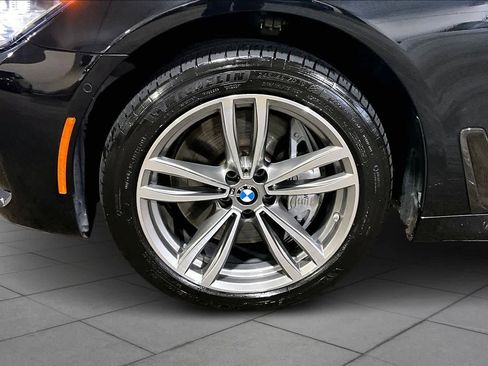 Used 2019 BMW 750i xDrive 750i xDrive w/ M Sport Package image 11