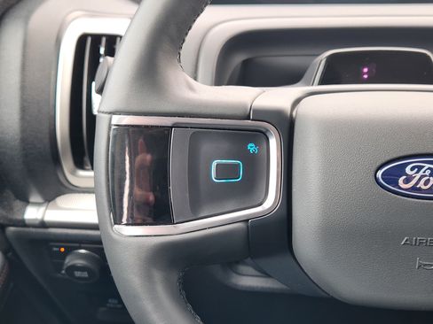 Certified 2025 Ford Expedition Active AWD/4WD image 29