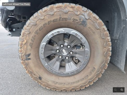 Used 2017 Ford F150 Raptor w/ Equipment Group 802A Luxury AWD/4WD image 14