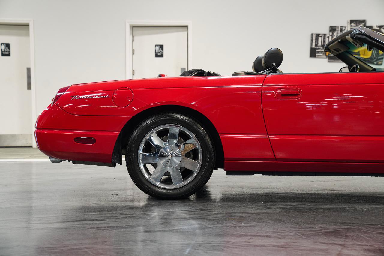Used 2002 Ford Thunderbird RWD image 12