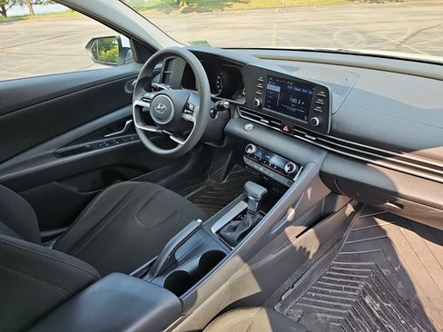 Used 2022 Hyundai Elantra SEL w/ Cargo Package FWD image 14