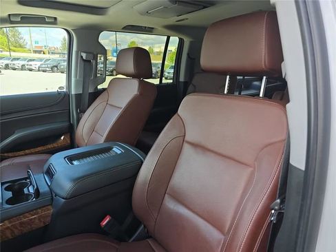 Used 2019 Chevrolet Suburban Premier w/ Premier Plus Edition image 21