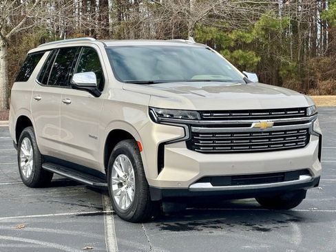 Used 2021 Chevrolet Tahoe Premier w/ Premium Package image 11