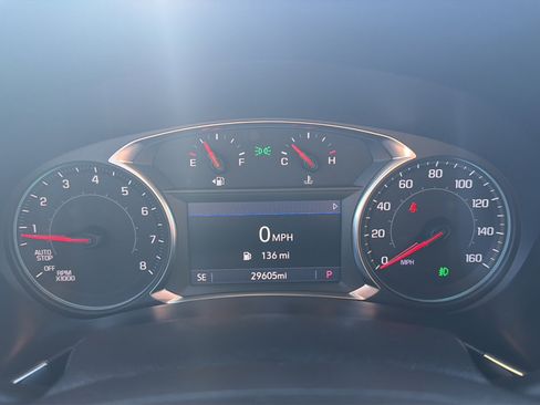 Used 2023 Chevrolet Equinox Premier image 10