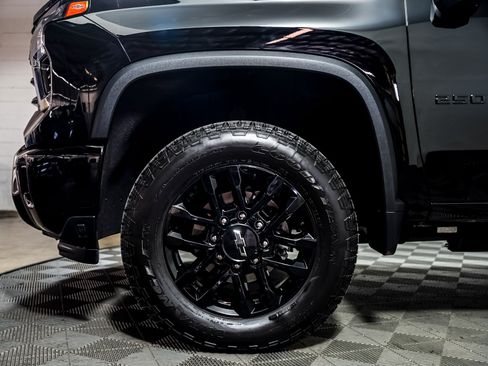 Used 2025 Chevrolet Silverado 2500 LT w/ Trail Boss Package AWD/4WD image 3
