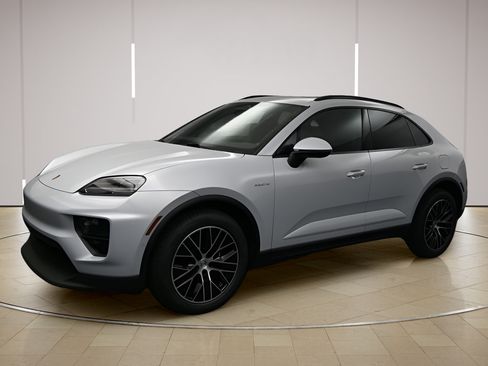 New 2026 Porsche Macan Electric RWD image 4