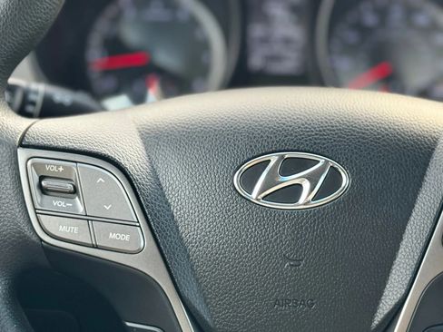 Used 2015 Hyundai Santa Fe Sport image 19