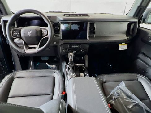 New 2025 Ford Bronco Badlands image 7