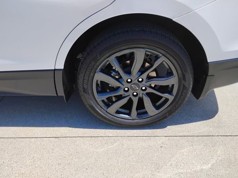 Used 2022 Chevrolet Equinox RS FWD image 32