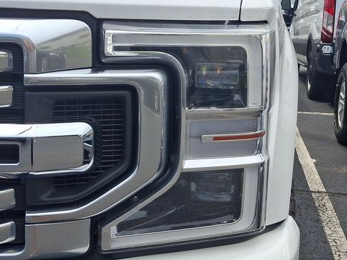 Used 2022 Ford F350 Limited w/ FX4 Off-Road Package AWD/4WD image 4