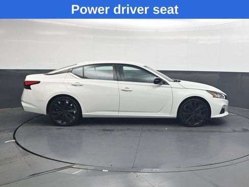 Used 2022 Nissan Altima 2.5 SR FWD image 3