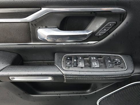 Used 2023 RAM 1500 Laramie AWD/4WD image 10