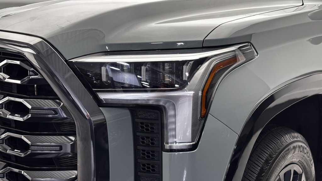 Used 2024 Toyota Tundra Platinum AWD/4WD image 3