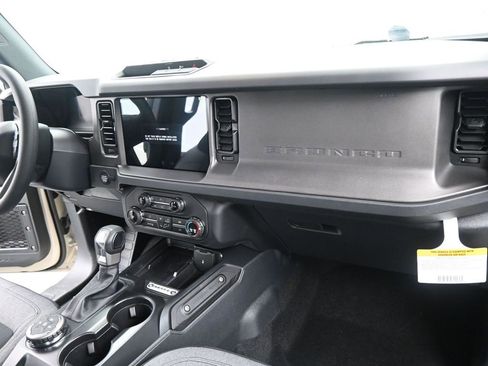 New 2025 Ford Bronco 4-Door image 2