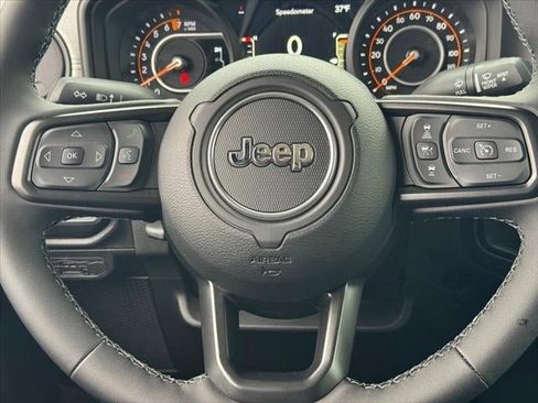 New 2026 Jeep Gladiator Sport image 38