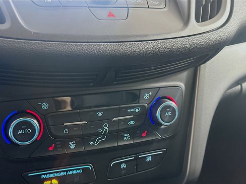 Used 2017 Ford Escape SE w/ Equipment Group 201A image 24