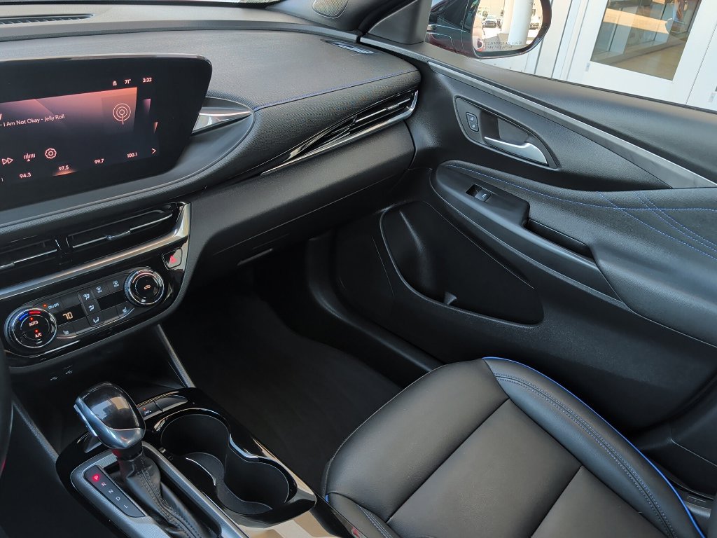 Used 2024 Buick Envista Sport Touring w/ Convenience I Package FWD image 18