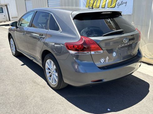 Used 2013 Toyota Venza LE FWD image 2