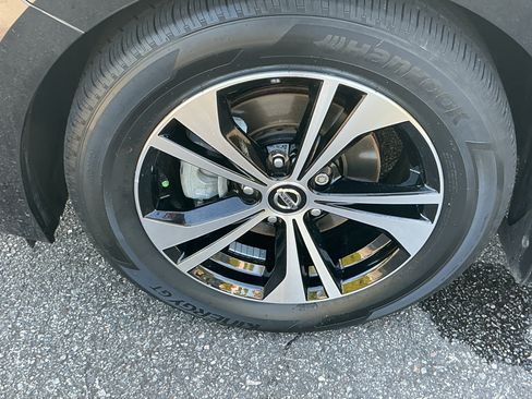 Certified 2022 Nissan Sentra SV FWD image 10