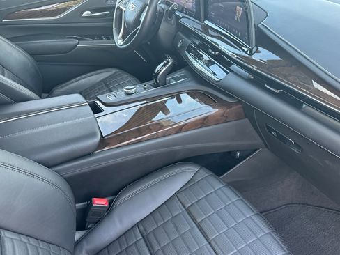 Certified 2024 Cadillac Escalade ESV Premium Luxury Platinum image 20