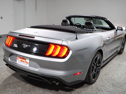 Used 2022 Ford Mustang Premium RWD image 7