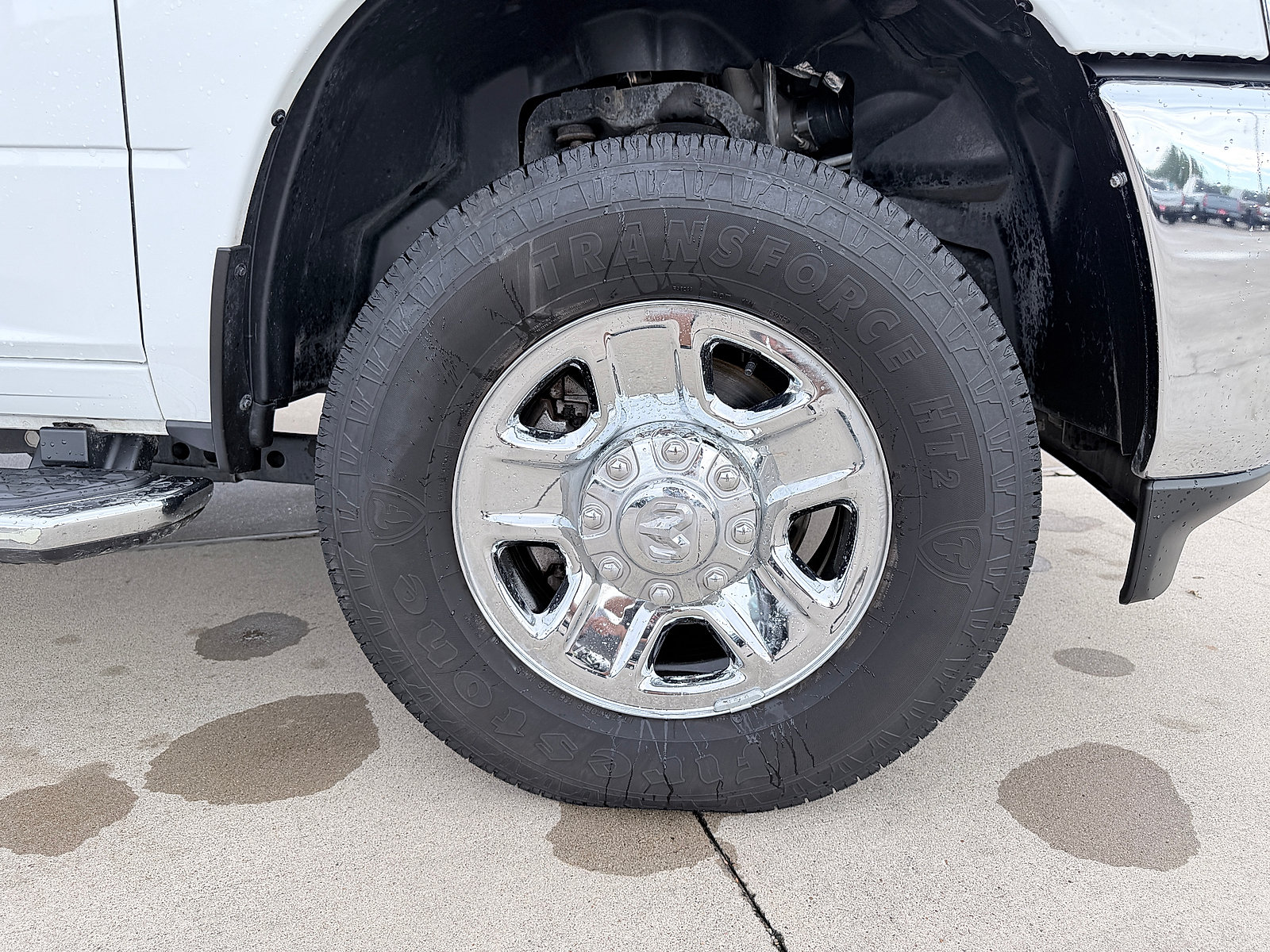 Used 2025 RAM 2500 Tradesman w/ Chrome Appearance Group AWD/4WD image 9