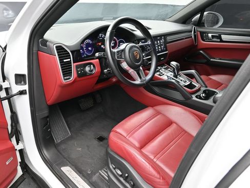 Certified 2023 Porsche Cayenne Platinum Edition AWD/4WD image 4