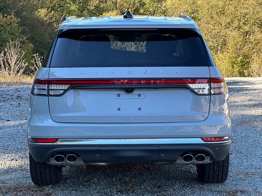 New 2027 Lincoln Aviator Reserve w/ Illumination Package AWD/4WD image 4