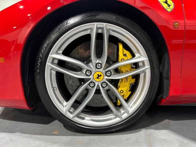 Used 2016 Ferrari 488 GTB RWD image 7