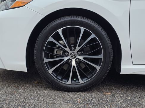 Used 2020 Toyota Camry SE image 33